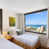 Отель Beautifully Renovated 32nd Floor Deluxe Ocean View Waikiki Condo by Koko Resort Vacation Rentals, фото 17