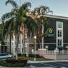 Отель La Quinta Inn & Suites by Wyndham Plantation at SW 6th St, фото 27