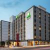 Отель Holiday Inn Express Nashville Downtown - Broadway, an IHG Hotel, фото 1