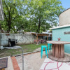 Отель Cardinal Haus 2 Bedroom Home by RedAwning, фото 12