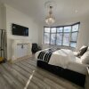 Отель Grand Exclusive 2 Bed Apartment - London, фото 2
