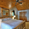 Отель Lumberjack Lodge 5 Bedroom Home by RedAwning, фото 32