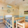 Отель Bearly Hidden, 1 Bedroom, Loft, Resort Pool, Hot Tub, Fireplace, Sleeps 5, фото 7
