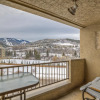 Отель Condo - Walk to Gondola, Sleeps 7, фото 11
