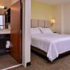 Отель Candlewood Suites Terre Haute, an IHG Hotel, фото 4