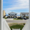 Отель Out of the Blue by Oak Island Accommodations, фото 22