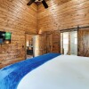 Отель Sleek Cabin w/ Hot Tub: 11 Mi to Broken Bow Lake!, фото 15