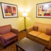 Отель Comfort Suites Phoenix Airport, фото 6