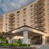 Отель Arlington Court Suites, a Clarion Collection Hotel, фото 1