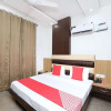 Отель OYO 15863 Hotel Royal Vij, фото 3