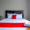 Отель RedDoorz @ City Park Medoho Semarang, фото 8