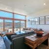 Отель ALOFT Airy Design Townhouse with Columbia River View by RedAwning в Худ-Ривере