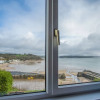 Отель Captains Walk - 4 Bedroom Apartment - Saundersfoot, фото 8