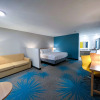 Отель Days Inn & Suites by Wyndham Santa Rosa, фото 4