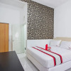 Отель Izzi Kost Eksklusif by Reddoorz, фото 3