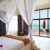 Отель Enjoy the Great Amenities Offer by Your Ocean View Room, фото 8