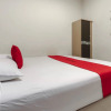 Отель RedDoorz at Karet Setiabudi, фото 2