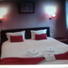 Отель Room in Guest Room - Beautiful Deluxe Double Room in the City Center - Wifi and Ac, фото 3
