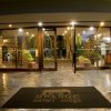 Отель Hwange Safari Lodge в Дете