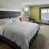 Отель Holiday Inn Express & Suites Kelowna - East, an IHG Hotel, фото 4
