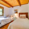 Отель Traditional Blakeslee Chalet: Deck & Lake Access!, фото 5