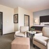 Отель La Quinta Inn & Suites by Wyndham DFW Airport West - Euless, фото 39