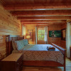 Отель Rustic 4/2 Log Cabin with Lovely Views! Sleeps 8!, фото 6