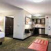 Отель Staybridge Suites Marquette, an IHG Hotel, фото 12