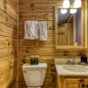 Отель Er 247 â Legacy Lodge Great Location â Close To Town! 2 Bedroom Cabin by RedAwning, фото 7