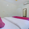 Отель OYO 11724 Chitra Residency Premium, фото 3