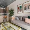 Отель Mid Main Lofts 7122 Trendy 1BR Loft w Office Midtown, фото 7