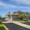 Отель Cavalier Oceanfront Resort в Сан-Симеоне