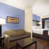 Отель Days Inn & Suites by Wyndham Galveston West/Seawall, фото 4
