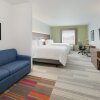 Отель Holiday Inn Express & Suites Plano - The Colony, an IHG Hotel, фото 11