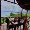 Отель Beautiful House With Panoramic View of the bay and Gardens, фото 10