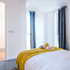 Отель 3 Bed House Manchester by MCR Dens, фото 4