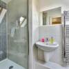 Отель London Heathrow Living Serviced House 4 Bedrooms, 2.5 Bathrooms Up to 9 Beds, фото 11