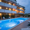 Отель Cozy Appartment With Pool & Free Parking, фото 1