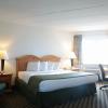 Отель American Inn and Suites, фото 15
