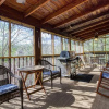 Отель Er20 - Eagles Roost Great Location! - Close To Town! 4 Bedroom Cabin by RedAwning, фото 26