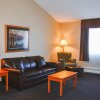 Отель Ramada by Wyndham Stony Plain Hotel & Suites, фото 45