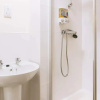 Отель Stylish 3 Bedroom Apartment Near Hollyrood Park, фото 5