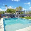 Отель Hot Tub Pool Cabana Saguaro by Rovetravel в Финиксе