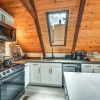 Отель Munds Park A-frame Cabin w/ Deck & Grill, фото 3