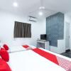 Отель OYO 44011 Weng Bee Guest House, фото 11