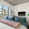 Отель Mid Main Lofts 5218 Playful Midcentury Studio Loft Midtown, фото 7