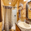 Отель Broken Bow Rental Cabin w/ Hot Tub & Bar, фото 12