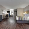 Отель Country Inn & Suites by Radisson, Pierre, SD, фото 24