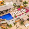 Отель Large 7 Bedroom Home That Fits 18 W/ocean Views at Villa las Flores, фото 12