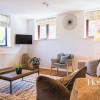 Отель Walkers Lodge In The Heart Of The Chilterns With Incredible Views, фото 1